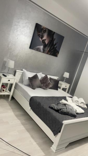 Nicolas Studio